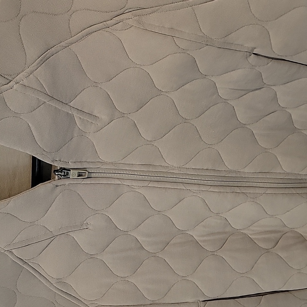 Lululemon Quilted Bomber Jacket Riverstone - Picture 8 of 13